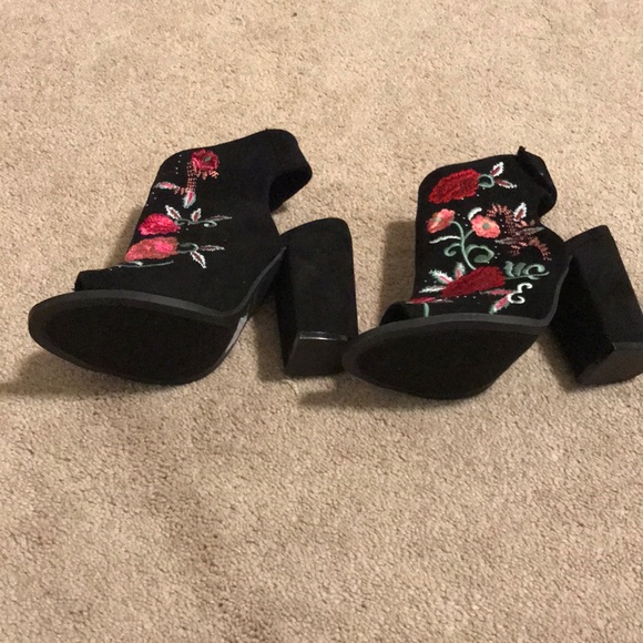 Sugar Jadon Black Floral Suede Heels! - Picture 5 of 5
